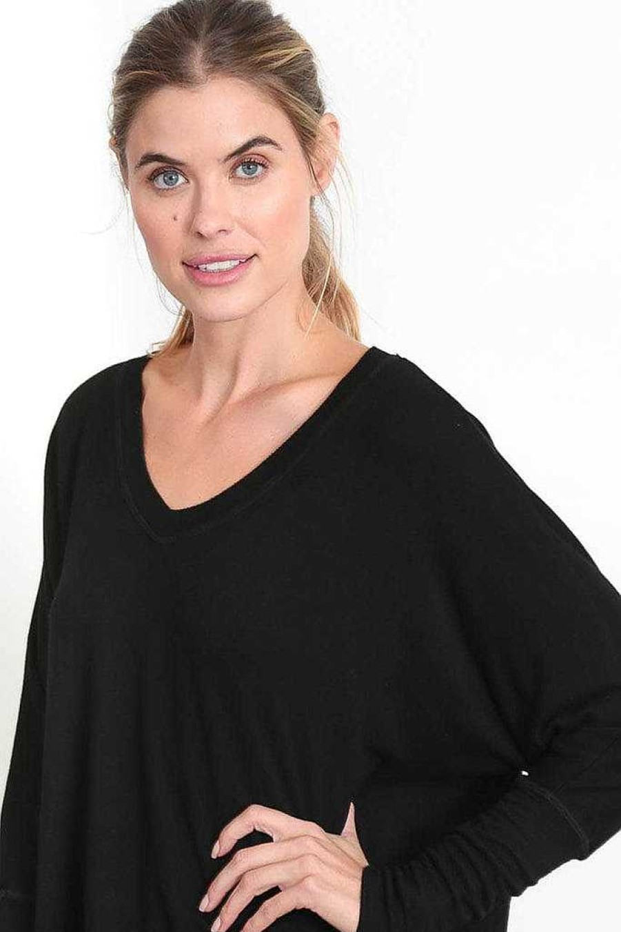 Basics good hYOUman | Relaxed V-Neck Sweater - The Carrie Black Sand