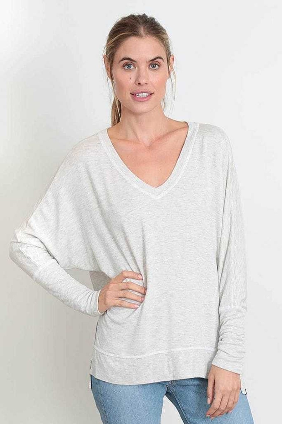 Basics good hYOUman | Relaxed V-Neck Sweater - The Carrie Natural